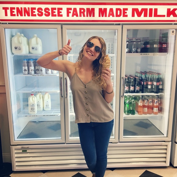 Meet your Posher, Emily - Picture 1 of 1